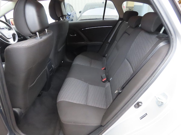 Used Toyota Avensis 2011 for sale - 76284256: Photo 9