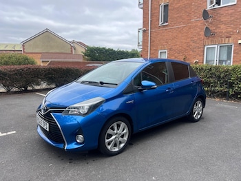 Used Toyota Yaris 2015 for sale - 79293381: Photo