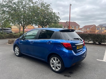 Used Toyota Yaris 2015 for sale - 79293381: Photo