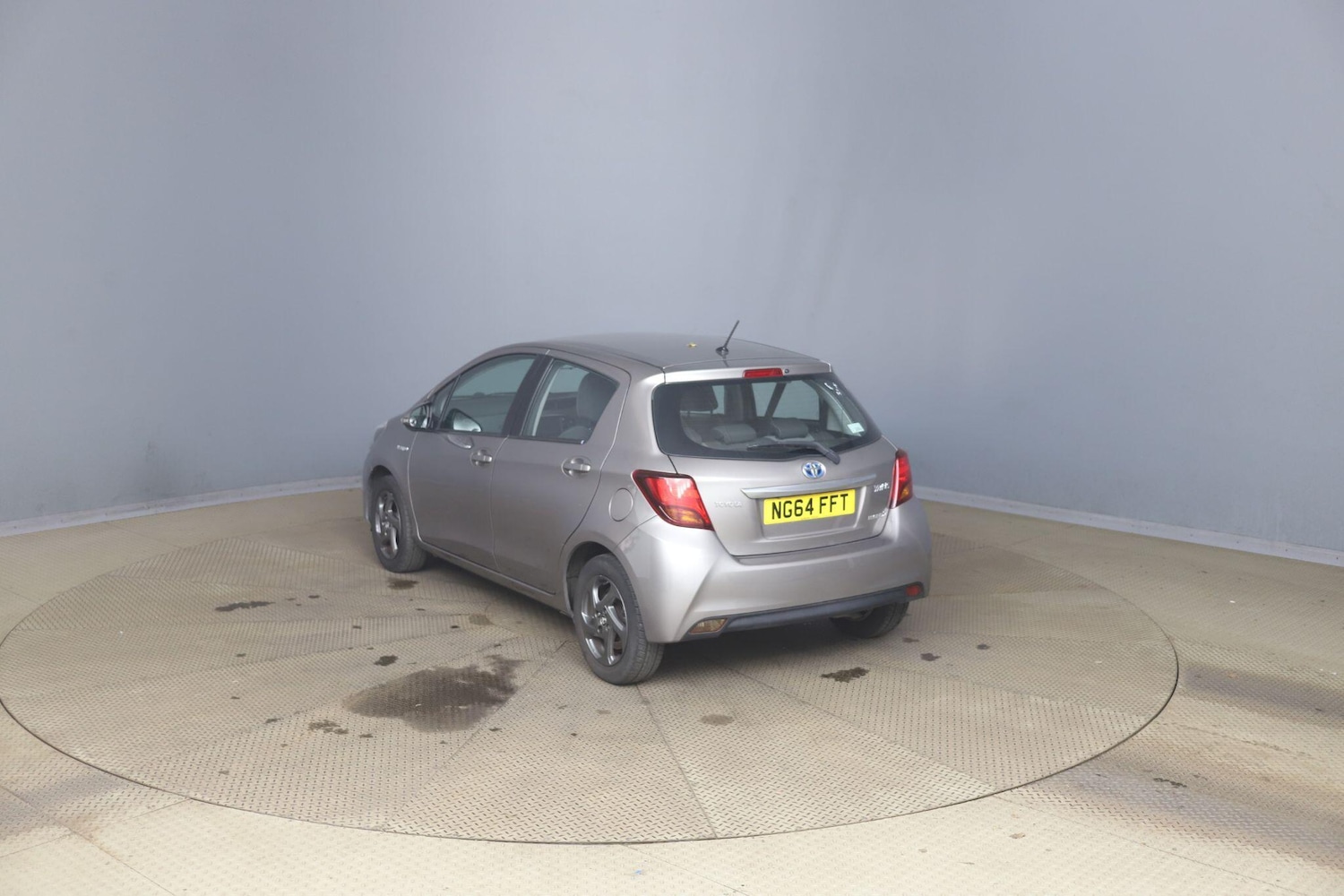 Used Toyota Yaris 2015 for sale - 76512889: Photo 4