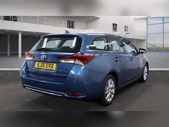 Used Toyota Auris 2016 for sale - 77145437: Photo