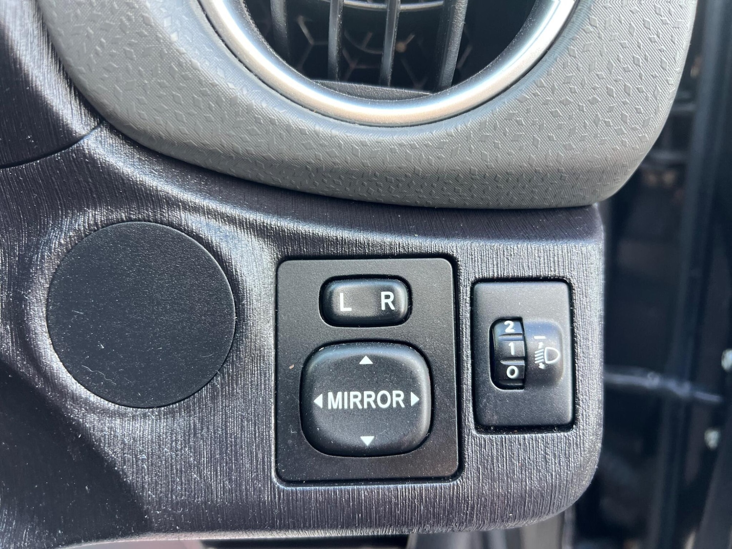 Used Toyota Yaris 2012 for sale - 78172226: Photo 22