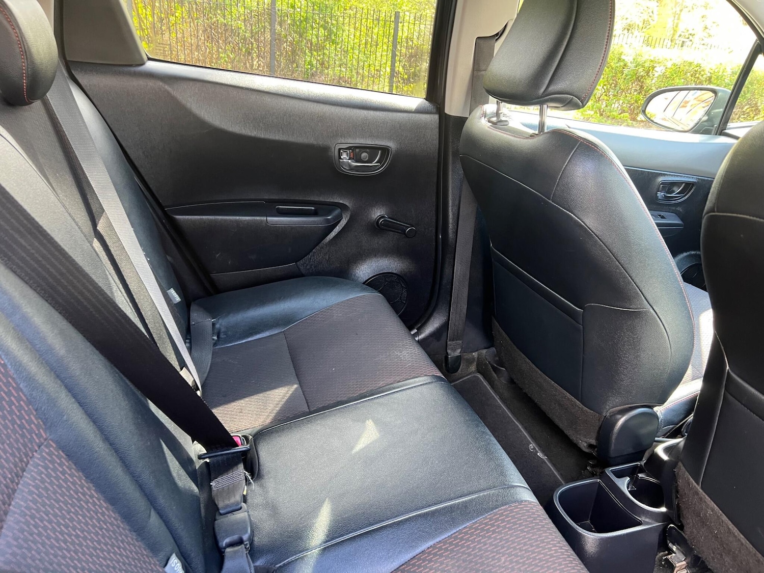 Used Toyota Yaris 2012 for sale - 78172226: Photo 23