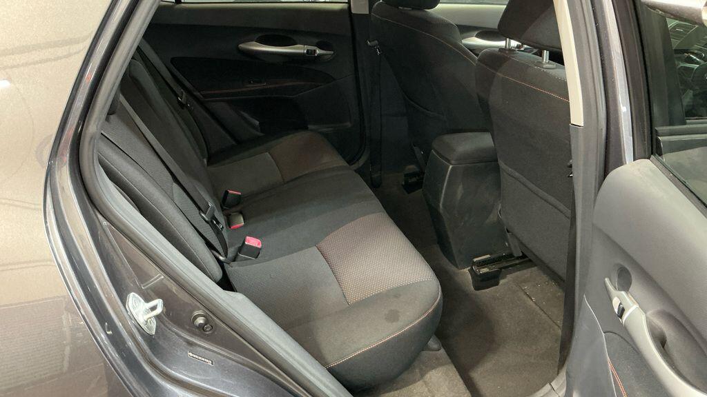 Used Toyota Auris 2010 for sale - 77685179: Photo 9