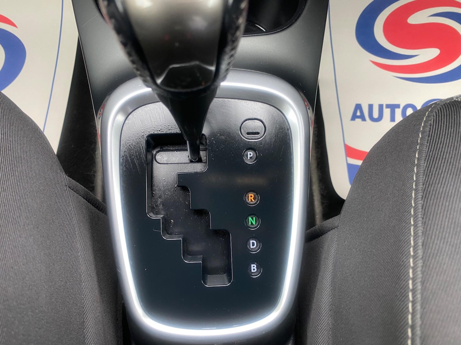 Used Toyota Yaris 2017 for sale - 76246946: Photo 24