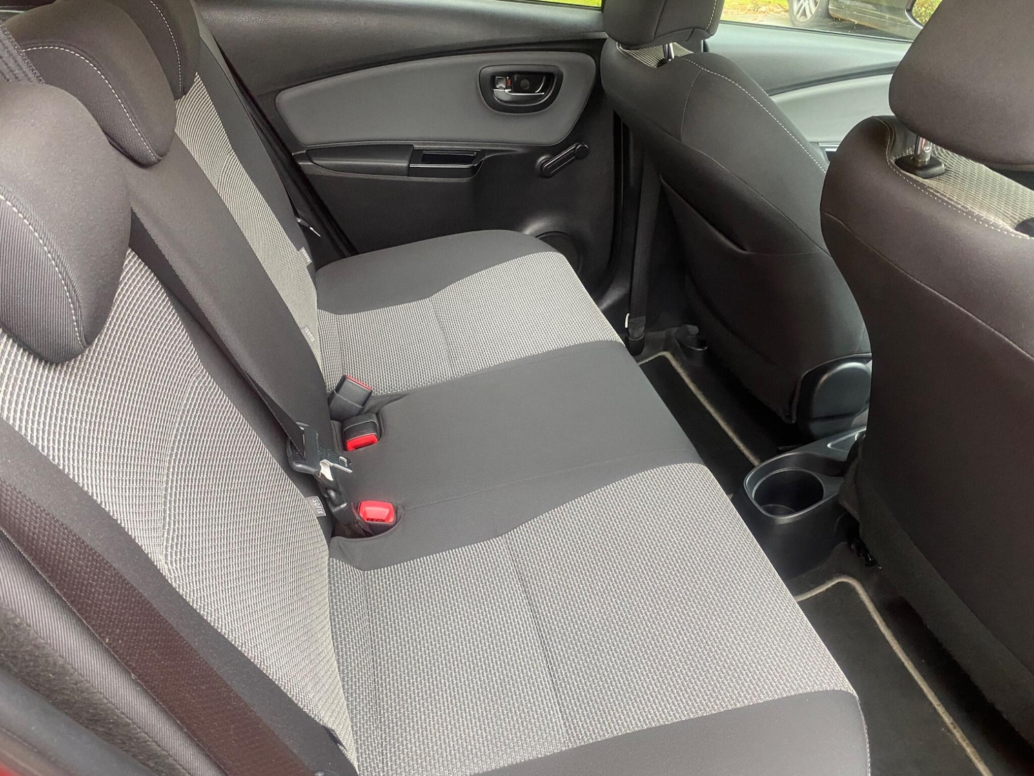 Used Toyota Yaris 2017 for sale - 76246946: Photo 26