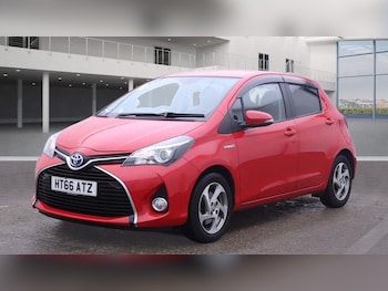 Used Toyota Yaris 2017 for sale - 76246946: Photo 2
