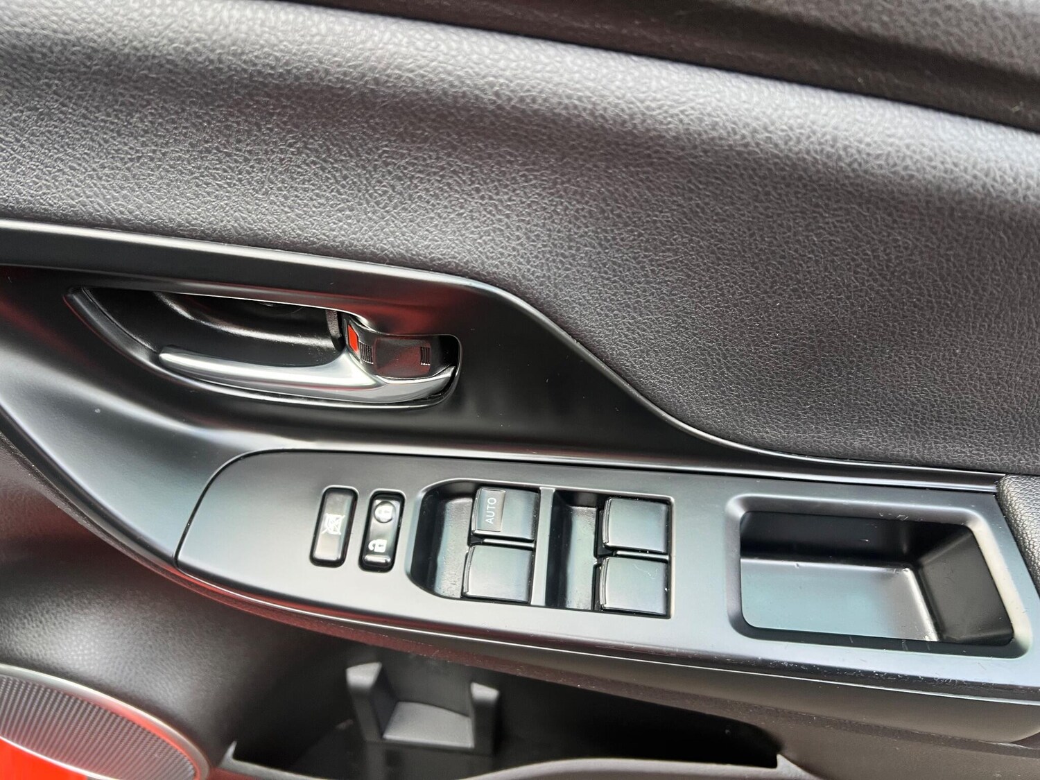 Used Toyota Yaris 2016 for sale - 77346443: Photo 28