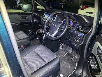 Used Toyota Voxy 2020 for sale - 79613664: Photo