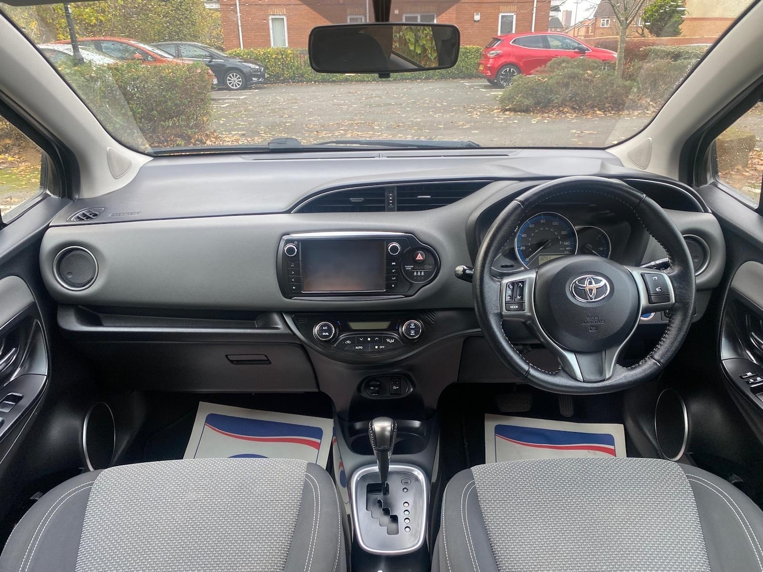 Used Toyota Yaris 2015 for sale - 77030996: Photo 11