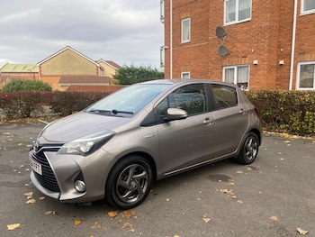 Used Toyota Yaris 2015 for sale - 77030996: Photo