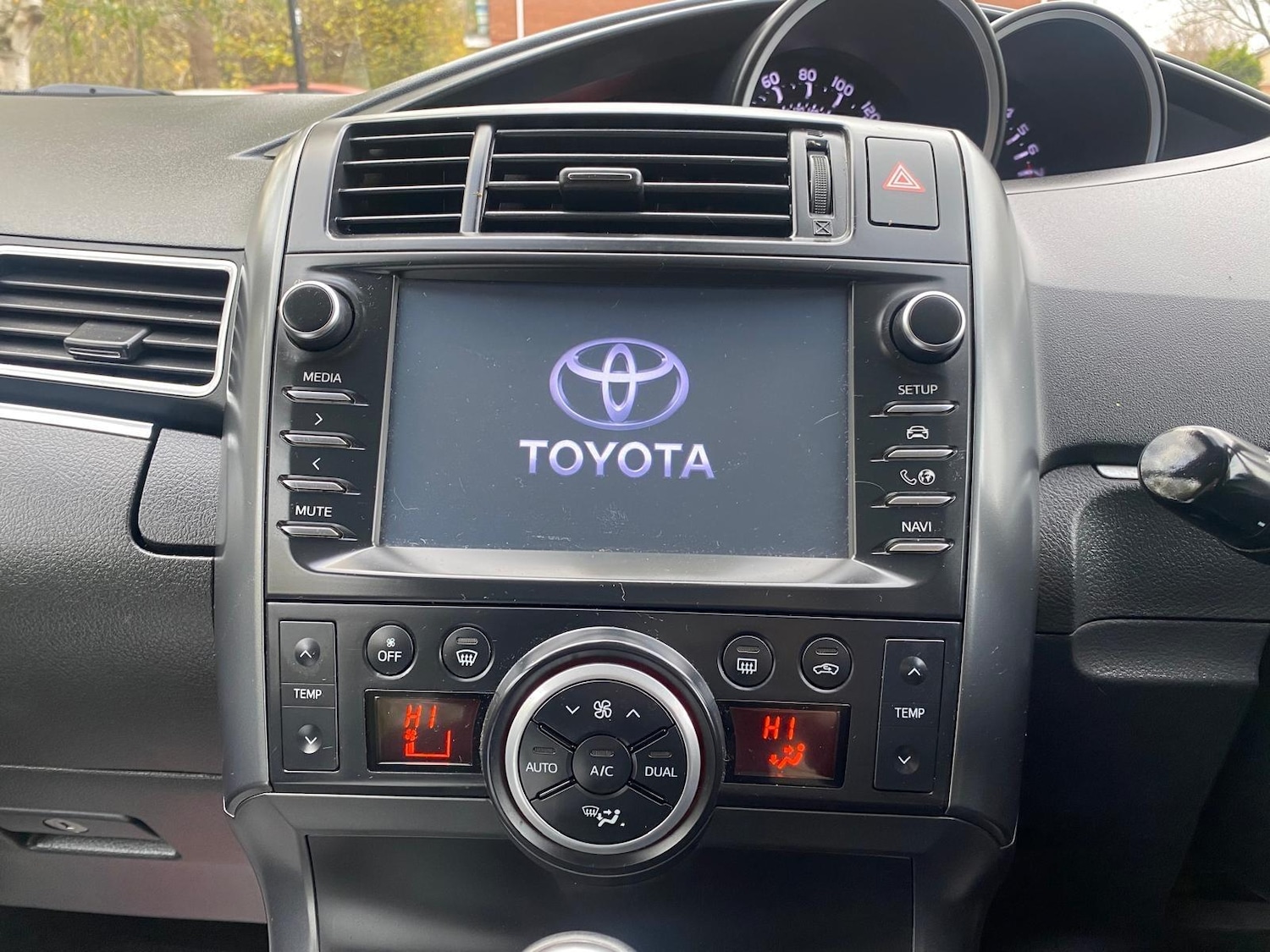 Used Toyota Verso 2016 for sale - 77009923: Photo 18