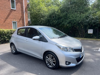 Used Toyota Yaris 2014 for sale - 79293387: Photo