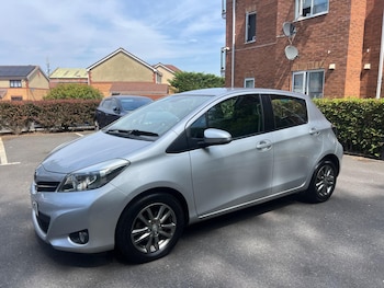 Used Toyota Yaris 2014 for sale - 79293387: Photo