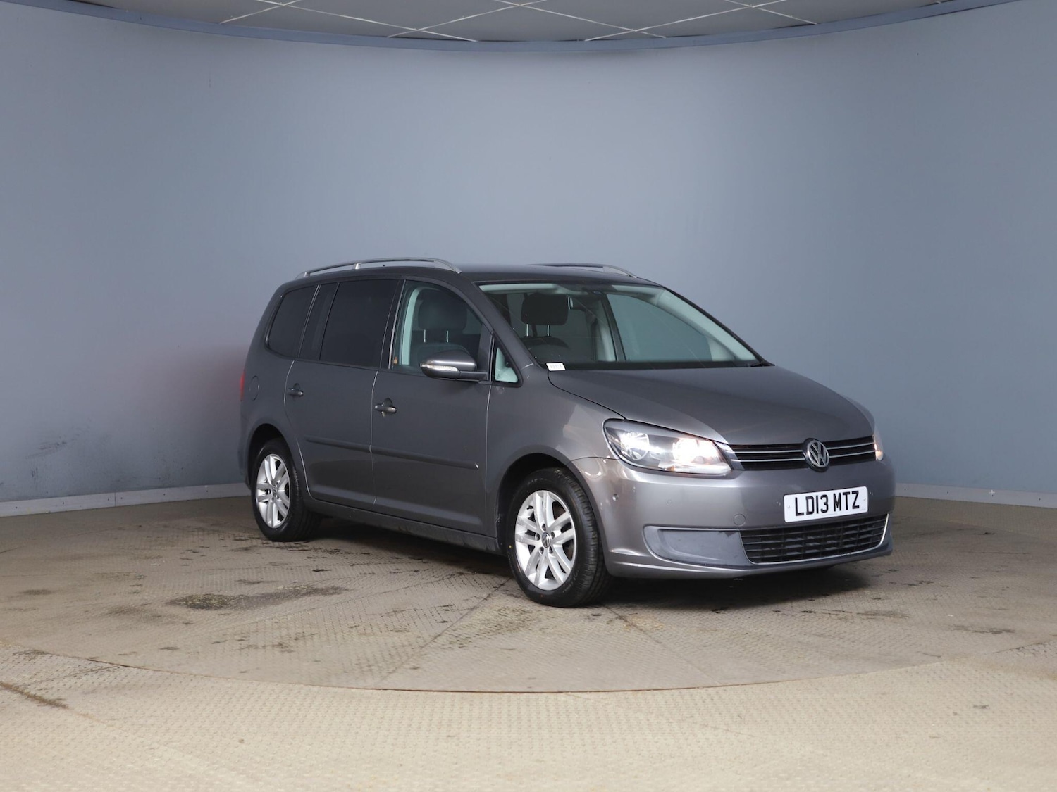 Used Volkswagen Touran 2013 for sale - 77016838: Photo 3