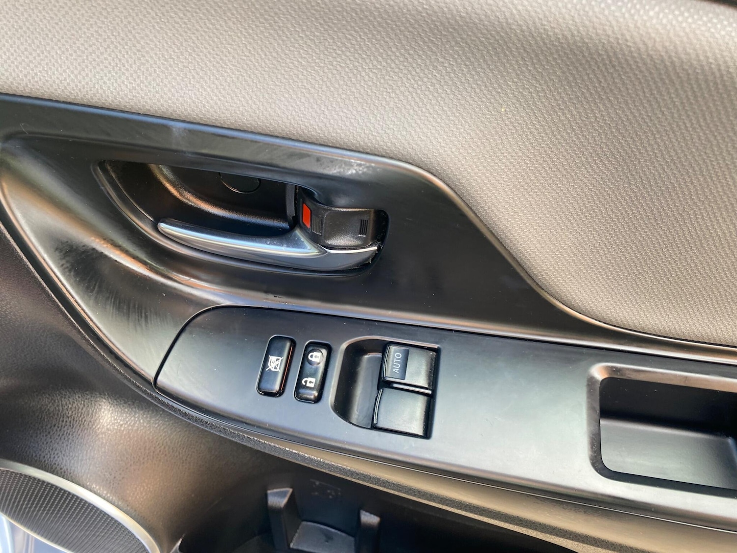 Used Toyota Yaris 2016 for sale - 77009906: Photo 26