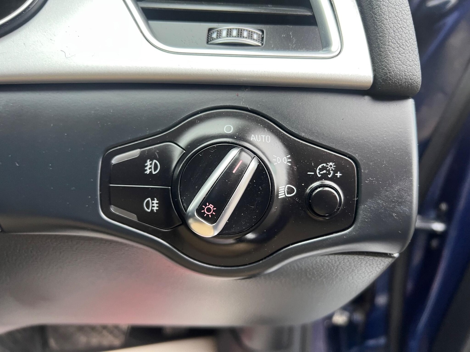 Used Audi A4 2015 for sale - 77285907: Photo 25