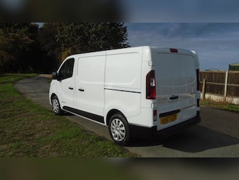 Used Renault Trafic 2017 for sale - 79798416: Photo