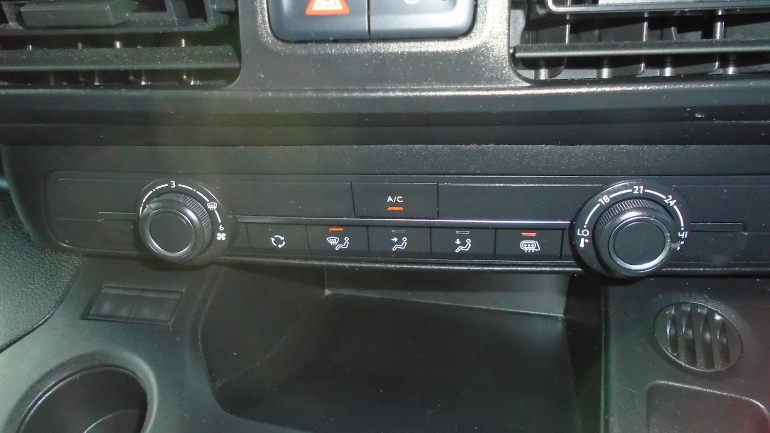 Used Peugeot Partner 2021 for sale - 77760682: Photo 17