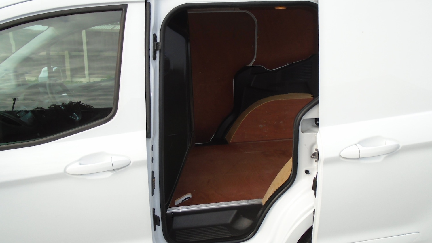 Used Ford Transit Courier 2020 for sale - 76422276: Photo 10