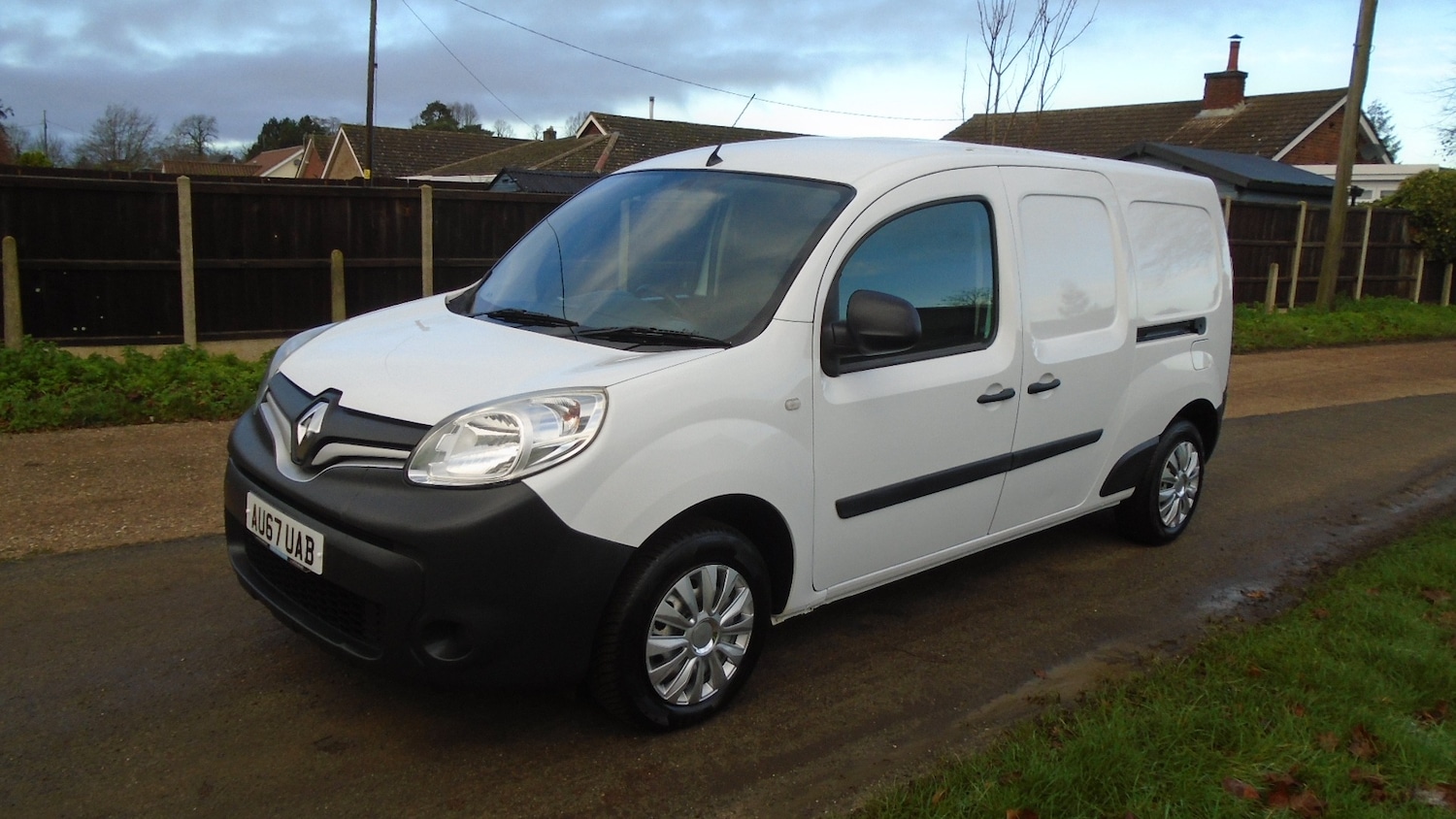 Used Renault Kangoo 2017 for sale - 76696290: Photo 2
