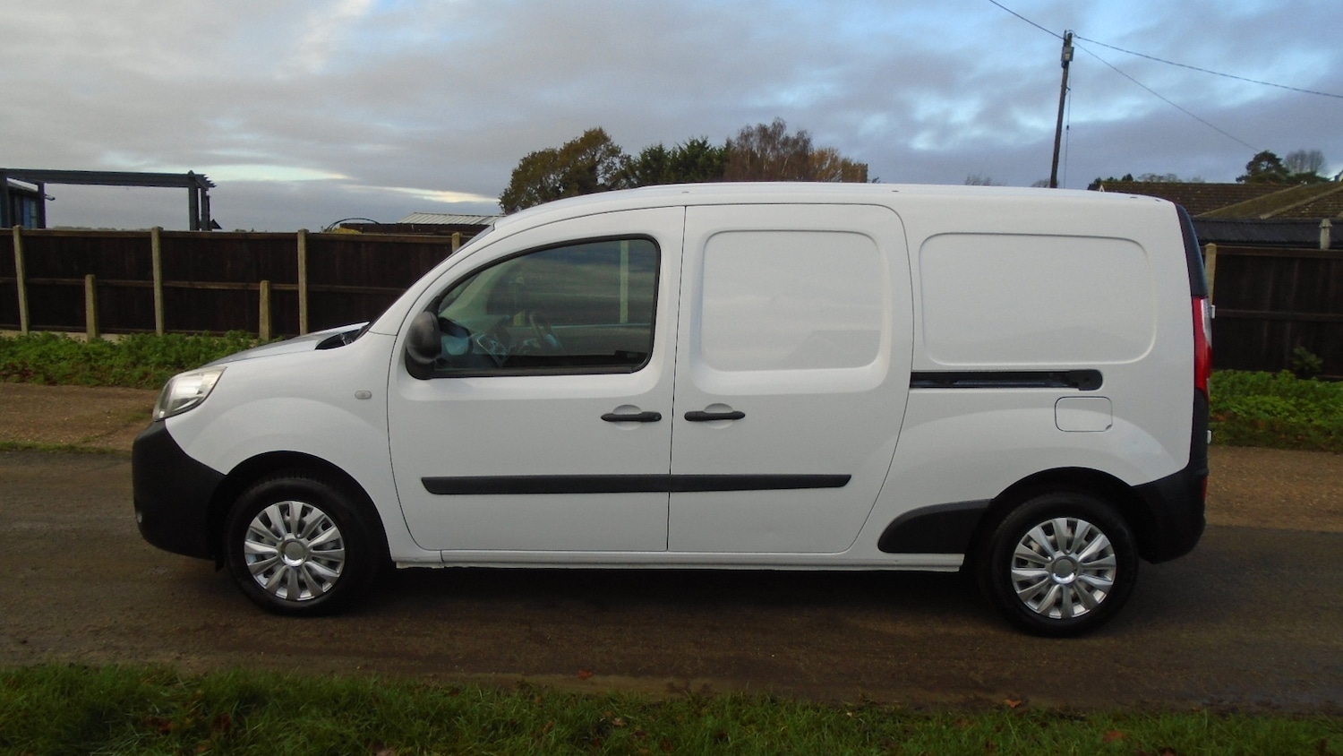 Used Renault Kangoo 2017 for sale - 76696290: Photo 3