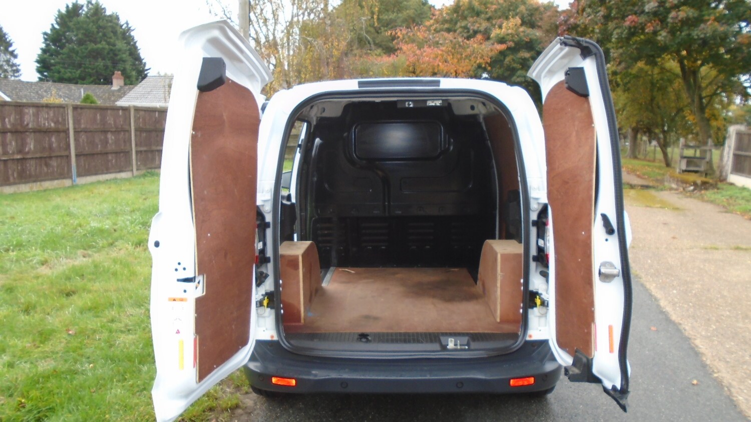 Used Ford Transit Courier 2020 for sale - 76288357: Photo 10