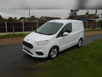 Ford Transit Courier feature image 2
