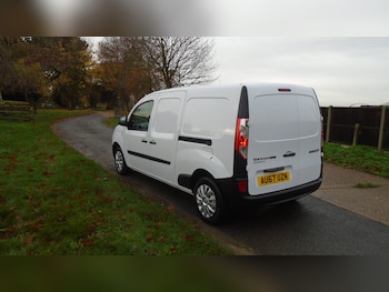 Used Renault Kangoo 2017 for sale - 76544394: Photo