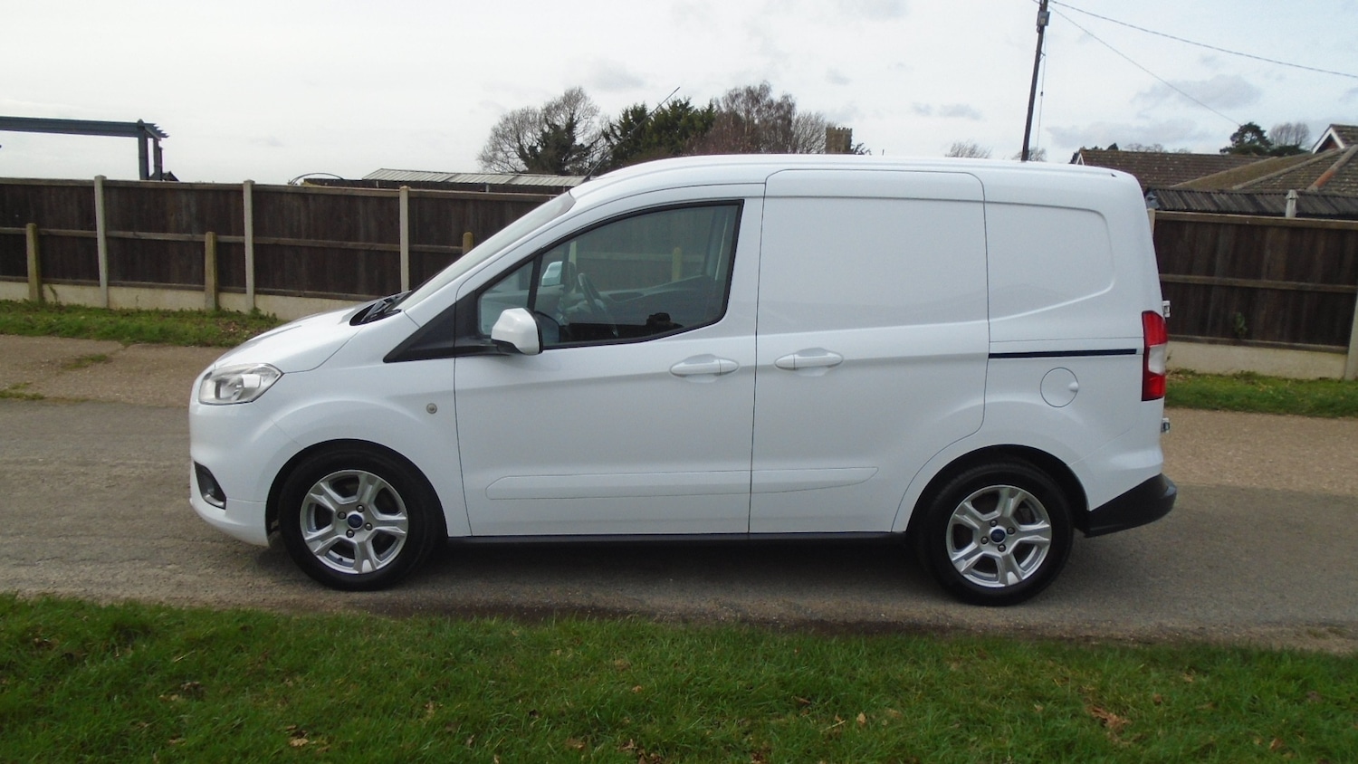 Used Ford Transit Courier 2020 for sale - 77873364: Photo 3