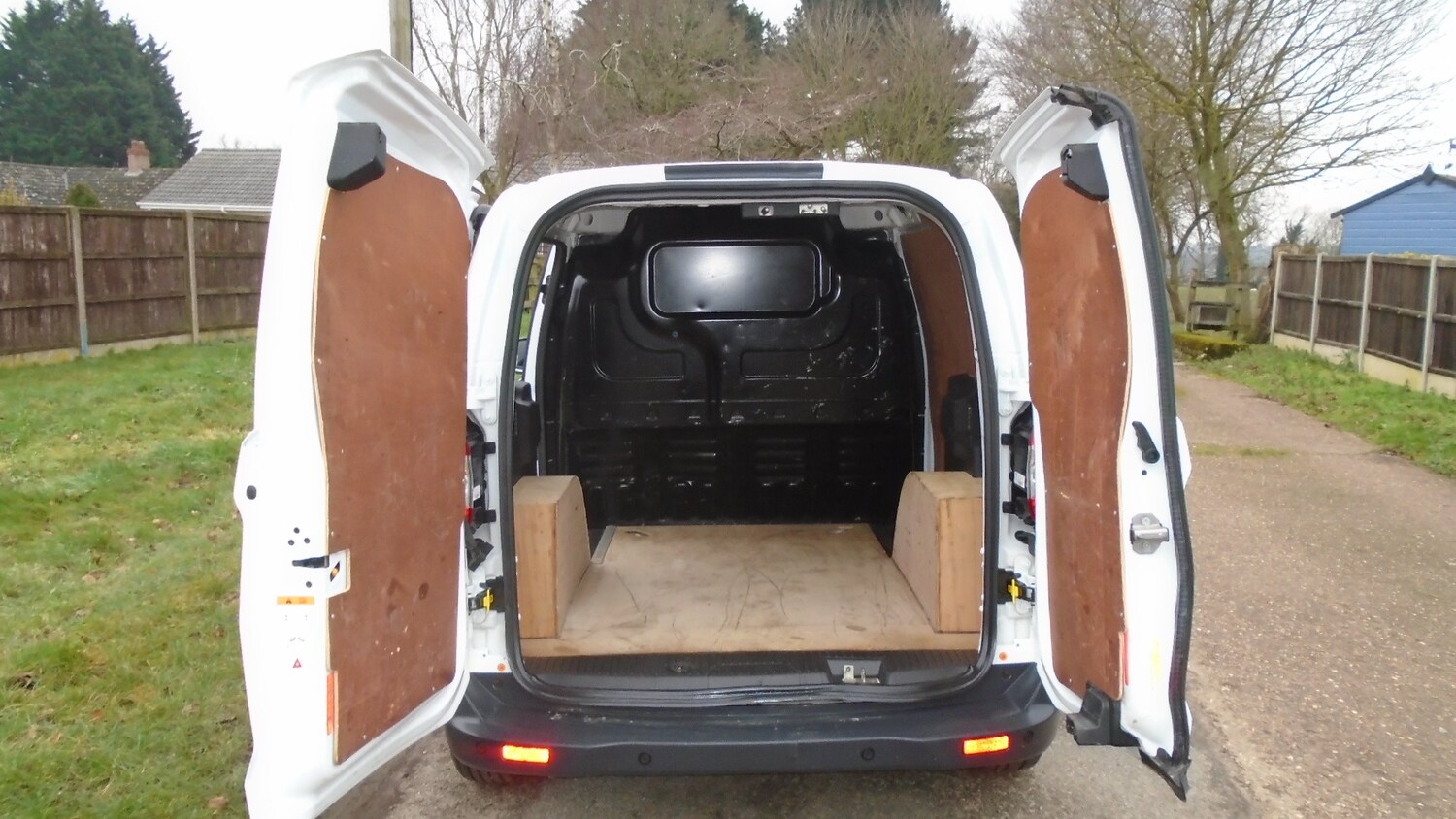 Used Ford Transit Courier 2020 for sale - 77367463: Photo 10