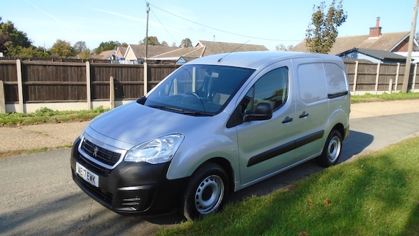 Used Peugeot Partner 2017 for sale - 76231992: Photo 2