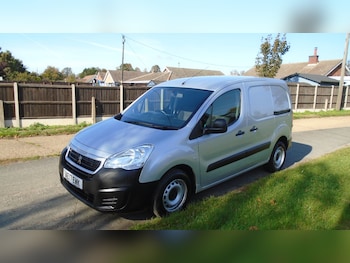 Used Peugeot Partner 2017 for sale - 76231992: Photo 2