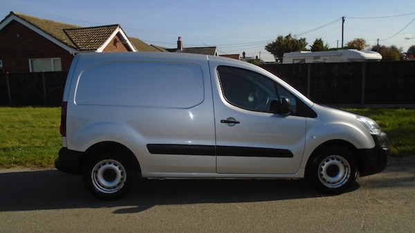 Used Peugeot Partner 2017 for sale - 76231992: Photo 6