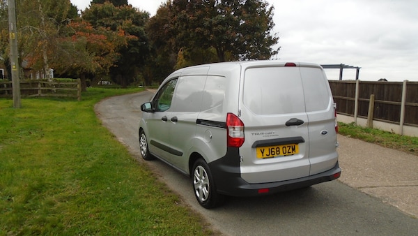 Used Ford Transit Courier 2018 for sale - 76192768: Photo 4