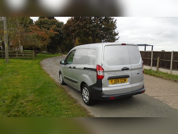 Used Ford Transit Courier 2018 for sale - 76192768: Photo 4