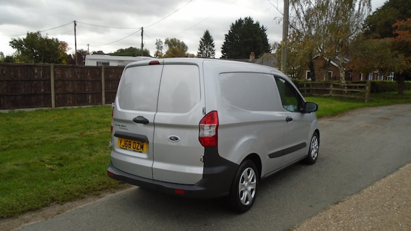 Used Ford Transit Courier 2018 for sale - 76192768: Photo 5