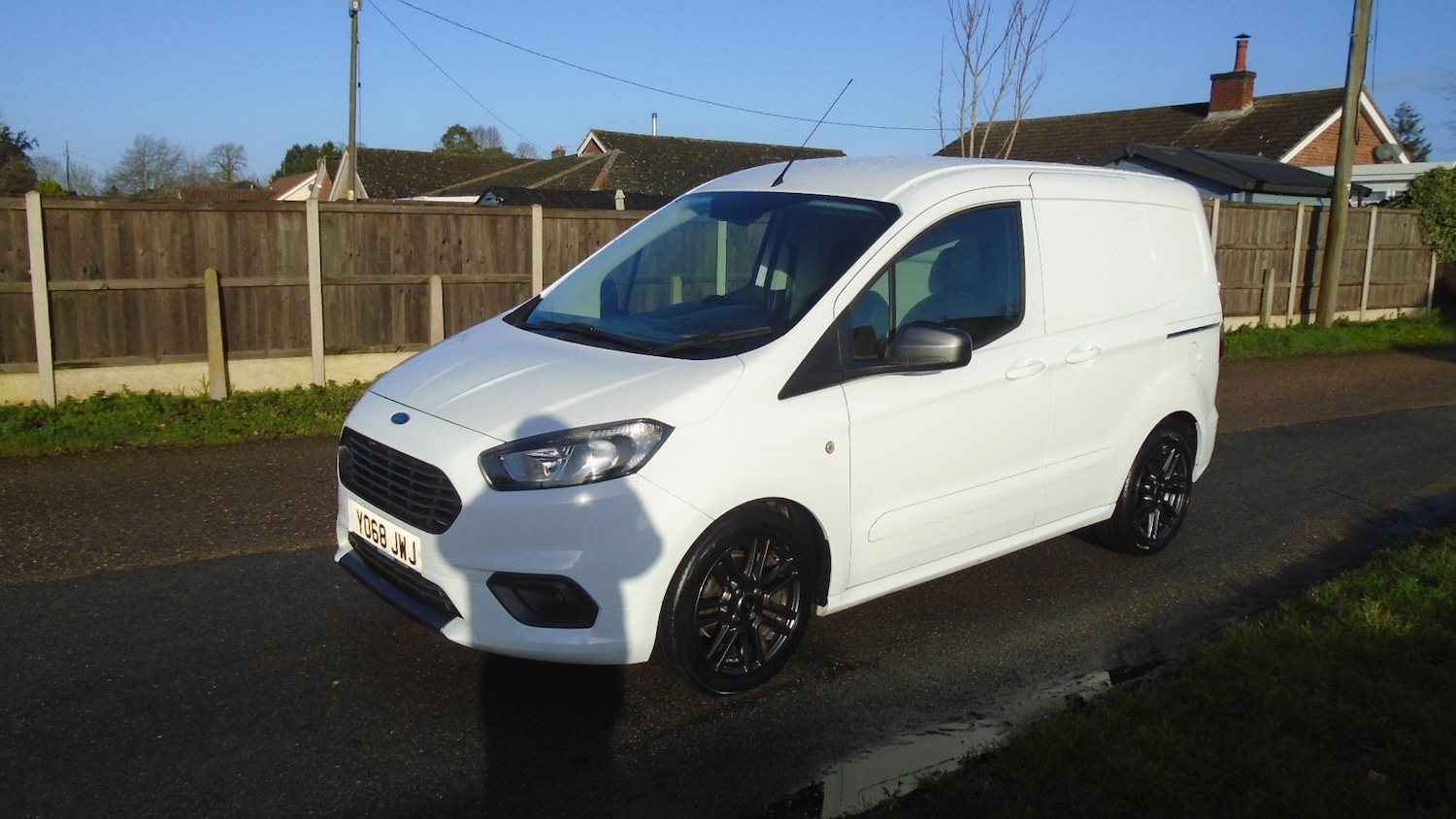 Used Ford Transit Courier 2018 for sale - 77578074: Photo 2