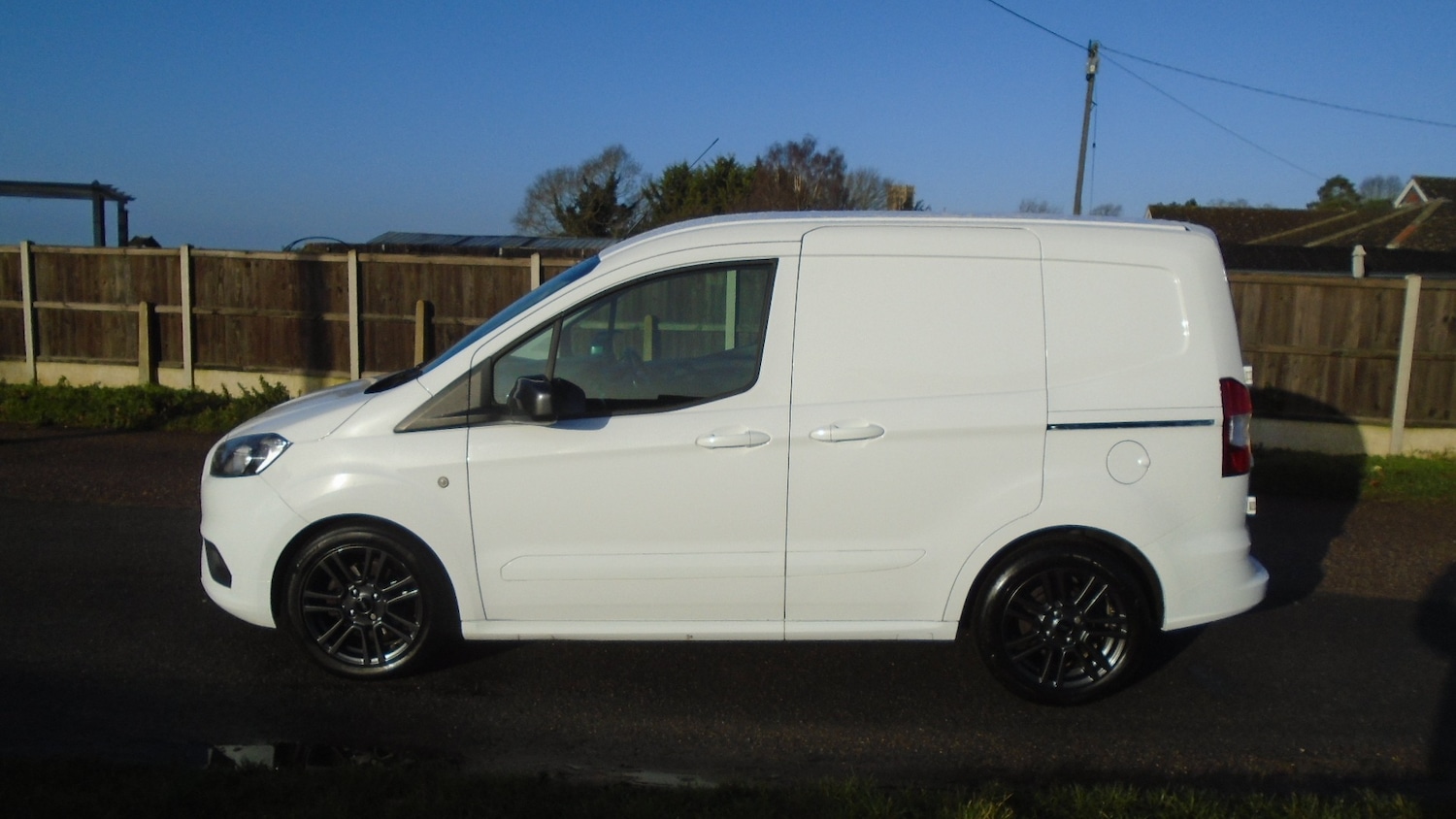 Used Ford Transit Courier 2018 for sale - 77578074: Photo 3