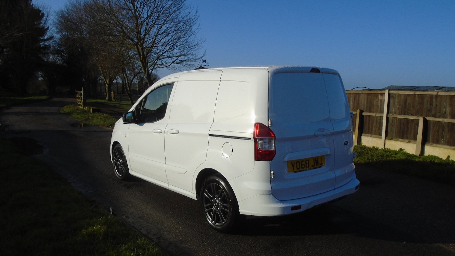 Used Ford Transit Courier 2018 for sale - 77578074: Photo 4