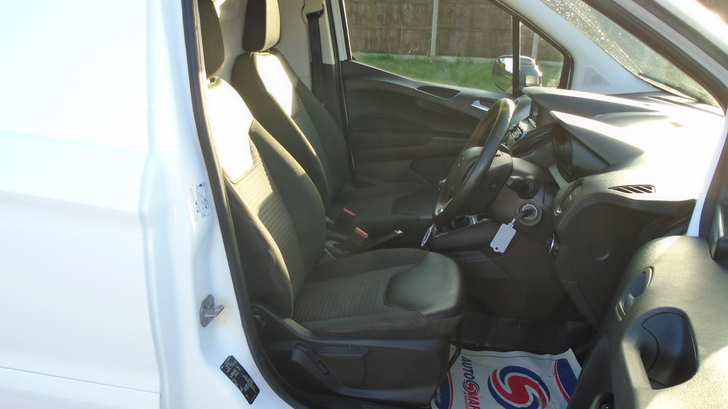 Used Ford Transit Courier 2018 for sale - 77578074: Photo 6