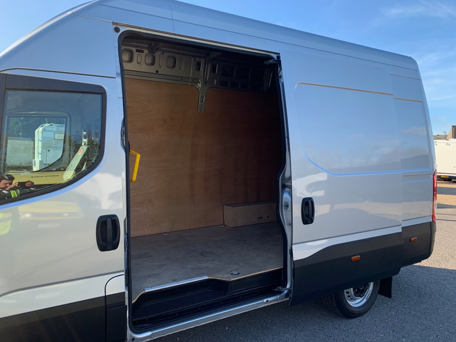 Used Iveco Daily 2024 for sale - 77662602: Photo 8