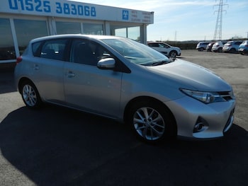 Toyota Auris feature image