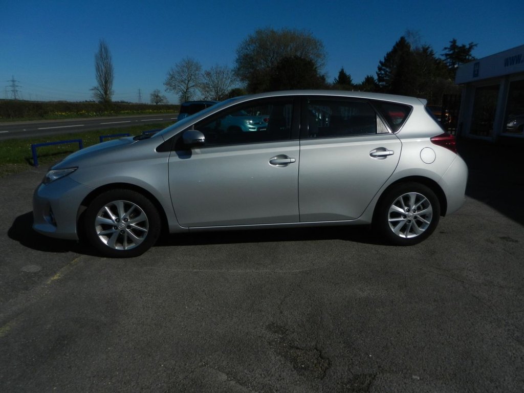 Used Toyota Auris 2014 for sale - 77976605: Photo 3