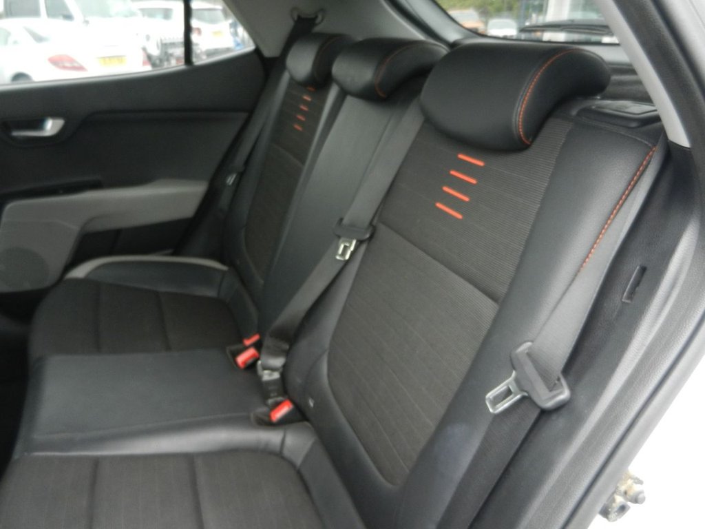 Used Kia Stonic 2018 for sale - 76245273: Photo 10