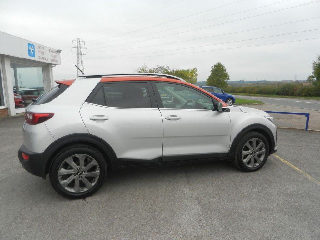 Used Kia Stonic 2018 for sale - 76245273: Photo 2