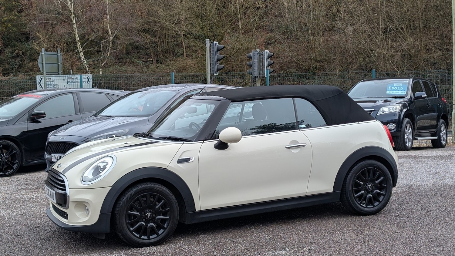 Used MINI Convertible 2016 for sale - 77579280: Photo 5
