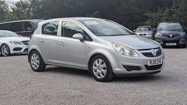 Used Vauxhall Corsa 2010 for sale - 76182247: Photo 2
