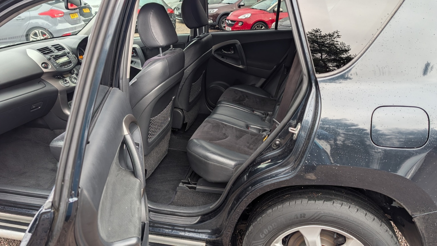 Used Toyota RAV4 2011 for sale - 77541548: Photo 8