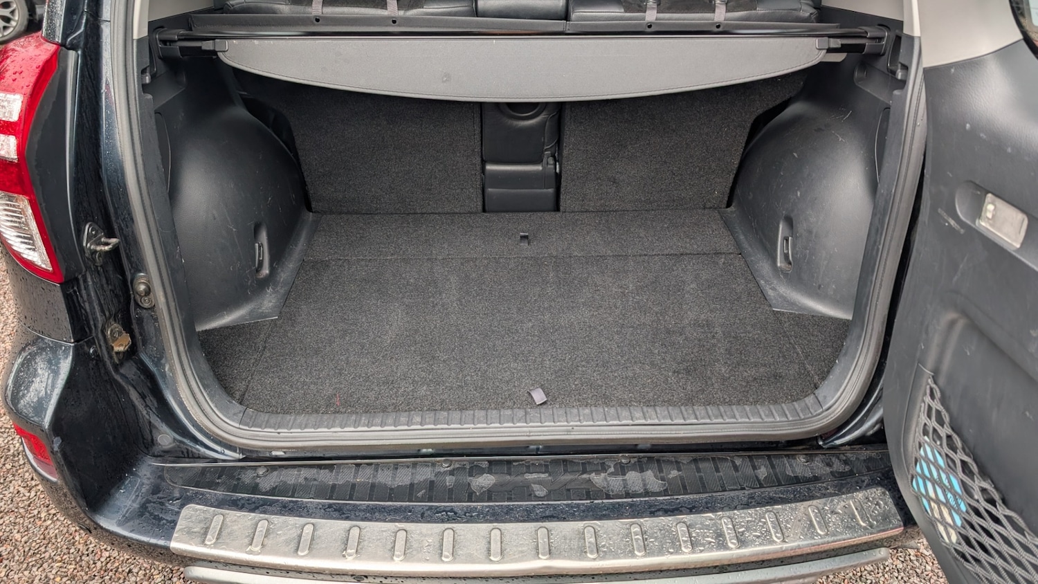 Used Toyota RAV4 2011 for sale - 77541548: Photo 9